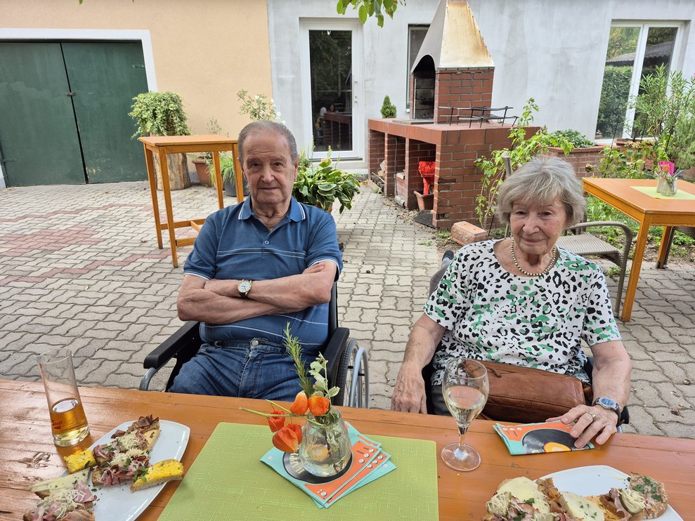 So lässt man den Nachmittag in guter Gesellschaft ausklingen.