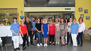 Unser Team mit Ehrenamtlichen.