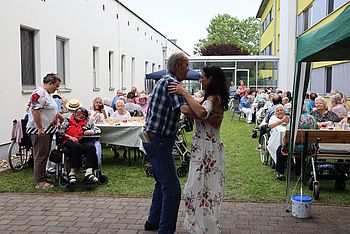 Fleißig wird getanzt.