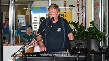 Hansis Midi Band mit musikalischer Unterhaltung.
